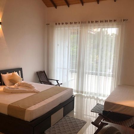 Chathu Holiday Home Kandy Esterno foto