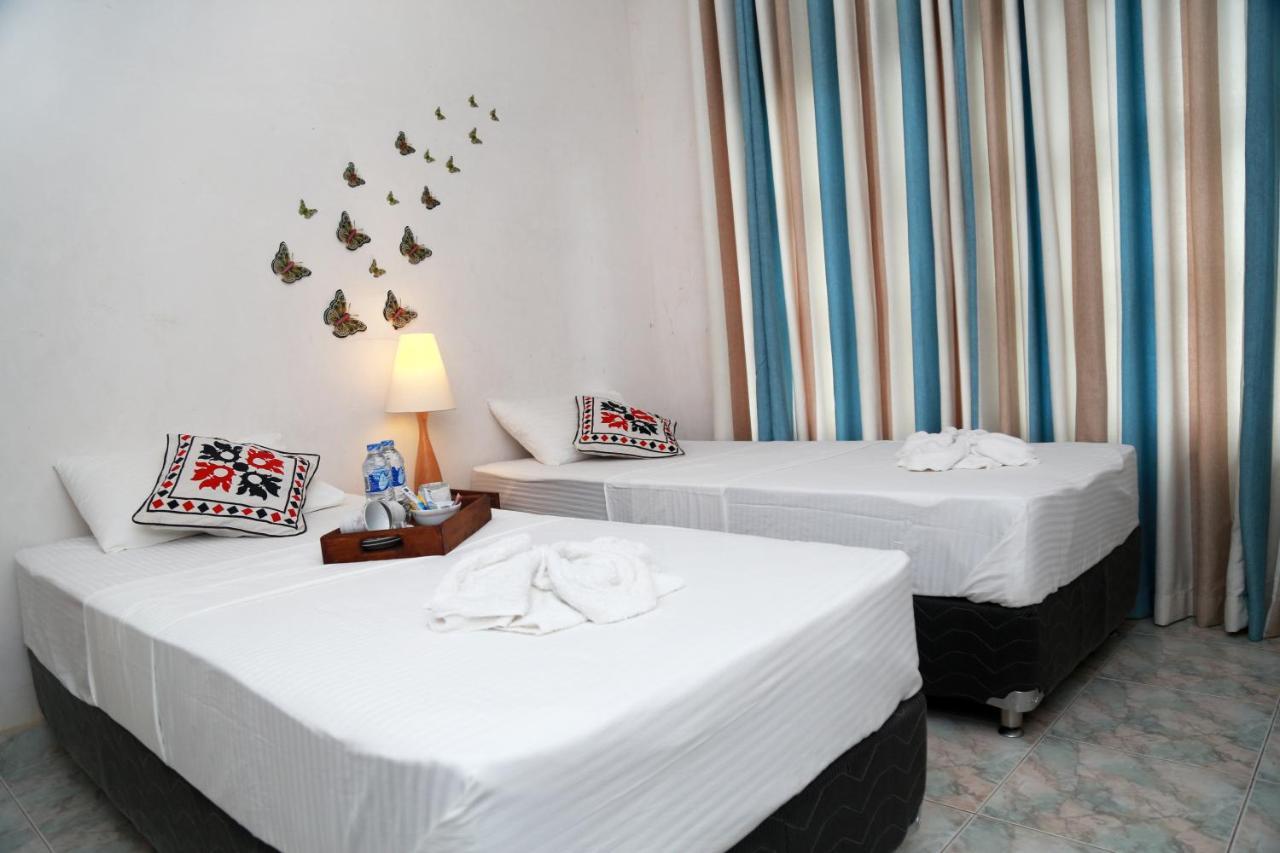Chathu Holiday Home Kandy Esterno foto