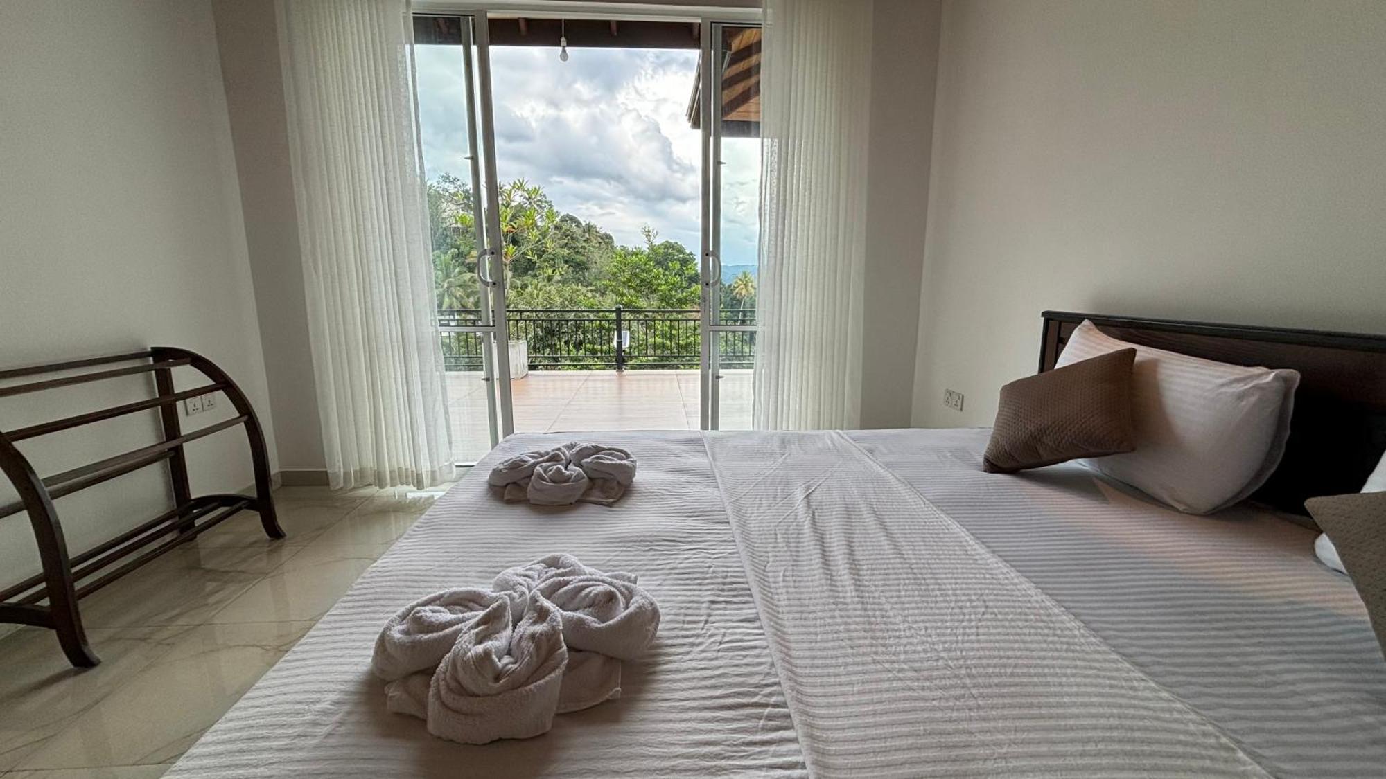 Chathu Holiday Home Kandy Esterno foto