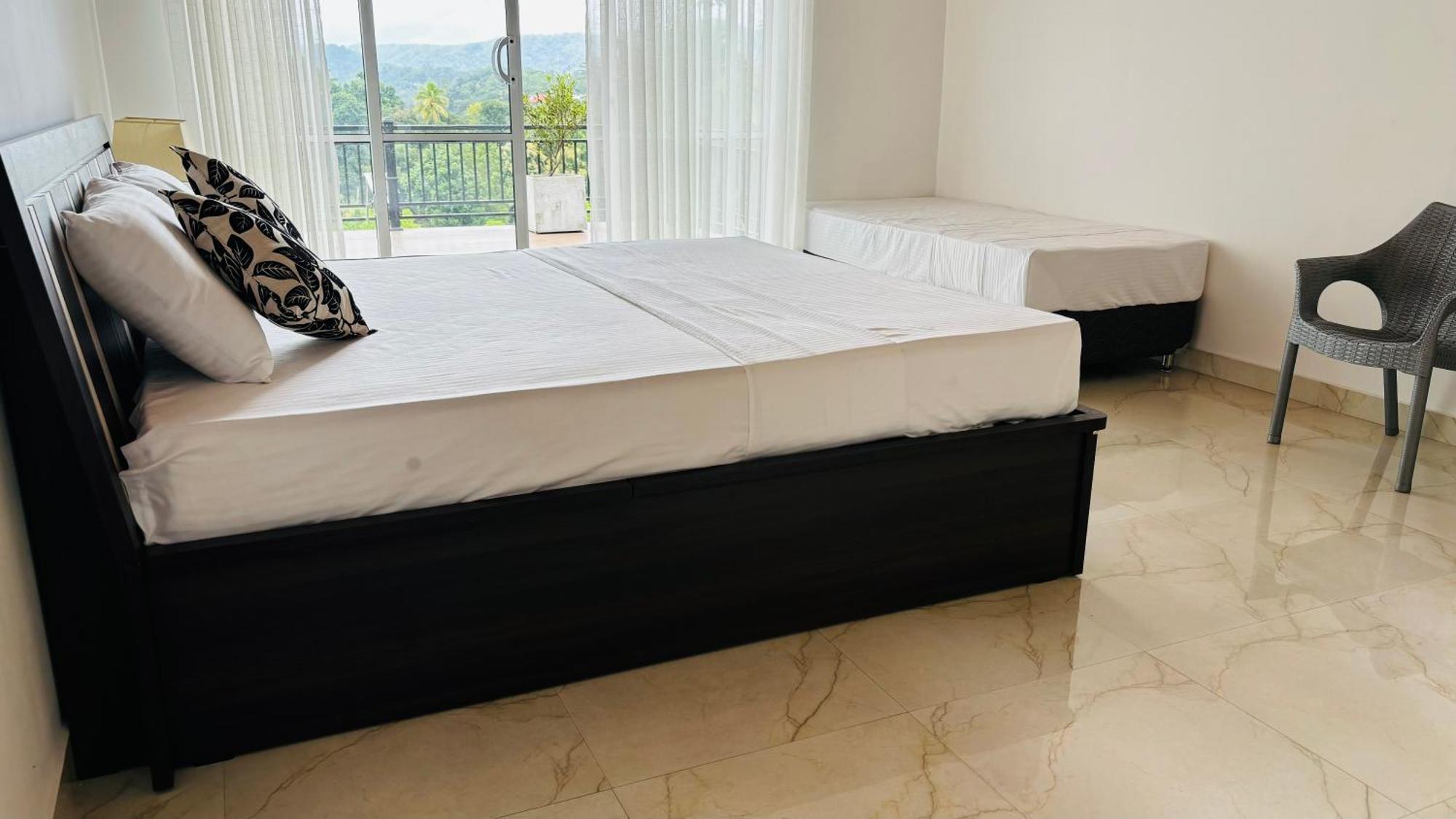 Chathu Holiday Home Kandy Esterno foto